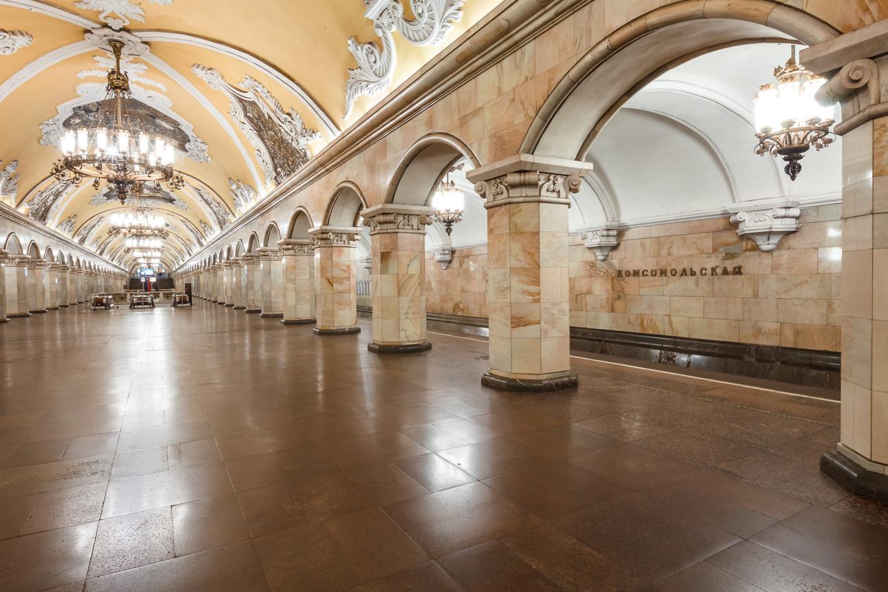 Highlight of Moscow in 6 Days – Red Square, Metro, VDNH Park & Radisson River Cruise